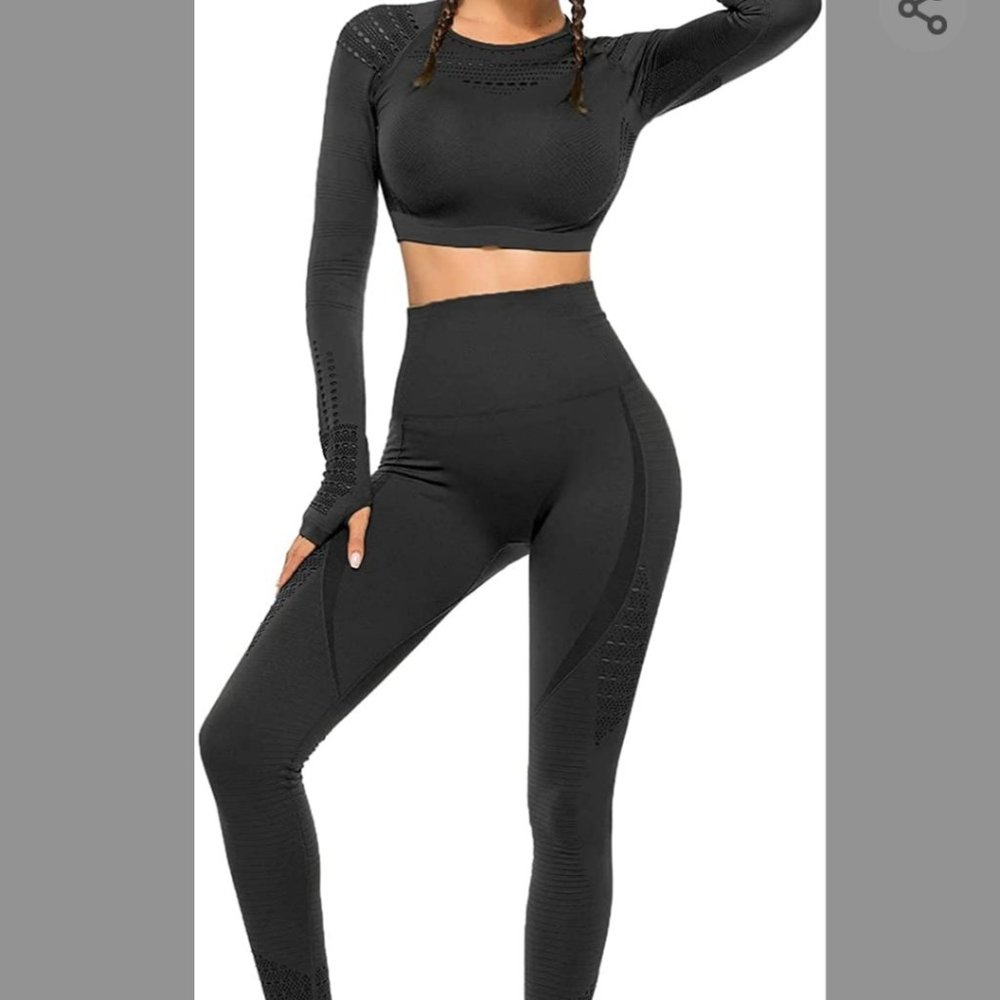 2-piece womens workout cutout leggings and crop top